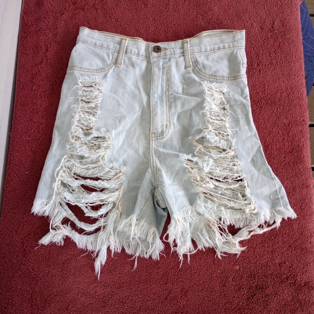 SJ style women's distressed destroyed ligh wash denim shorts size Medium